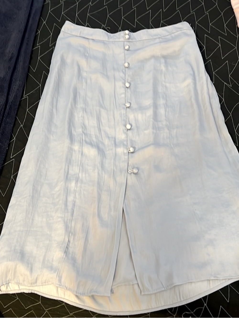 LC Lauren Conrad Light Blue Button-Front silky Midi Skirt women’s medium